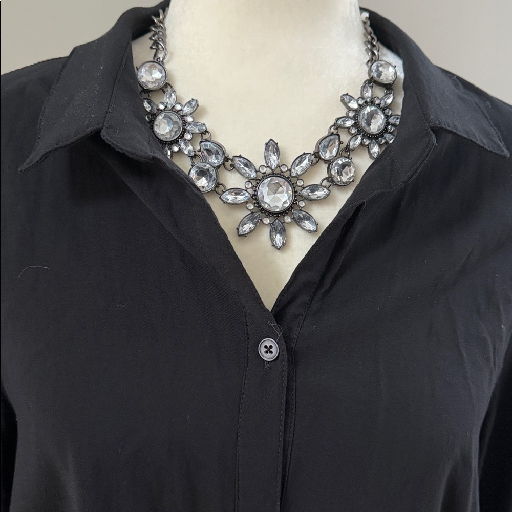 CHICO’s Button Front Tie Shirt - Size 2 - Picture 7 of 16